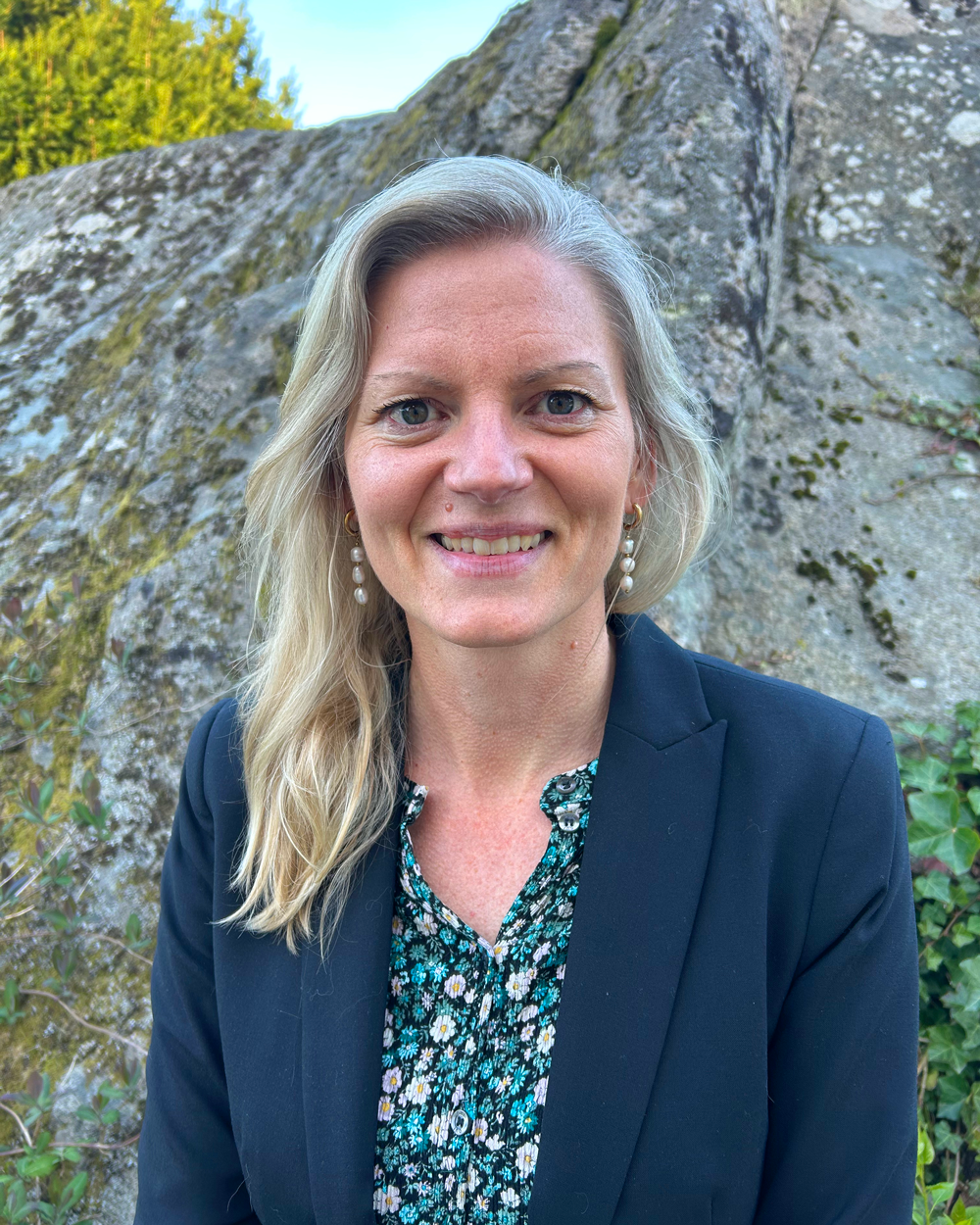 Emma Viksten Bring, erfaren psykoterapeut och samtalsterapeut i Ronneby med fokus på traumabearbetning och stöd vid PTSD